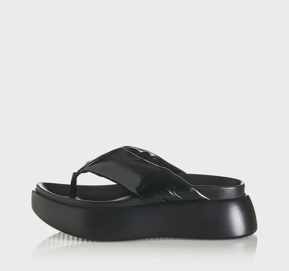 Alias Mae Footwear Cullen - Black Oily Leather