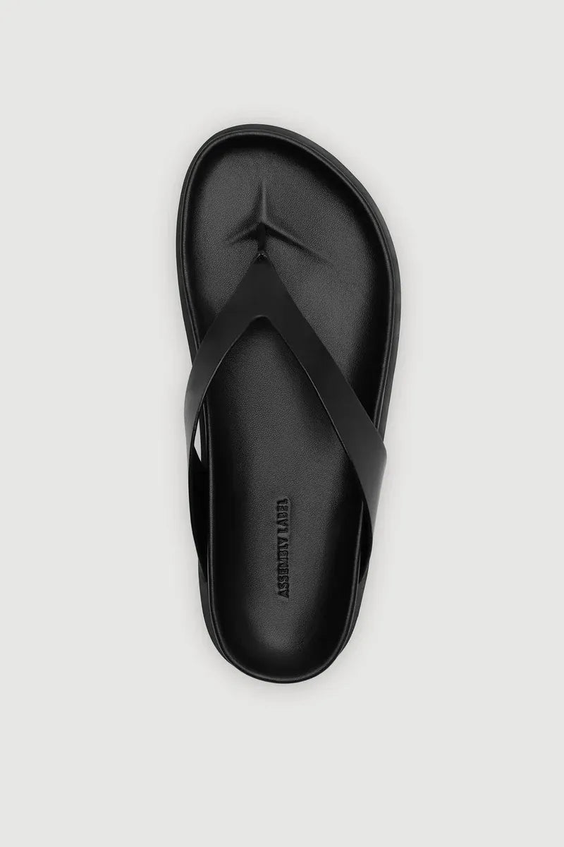 Assembly Label Footwear Mela Leather Thongs - Black