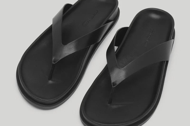 Assembly Label Footwear Mela Leather Thongs - Black