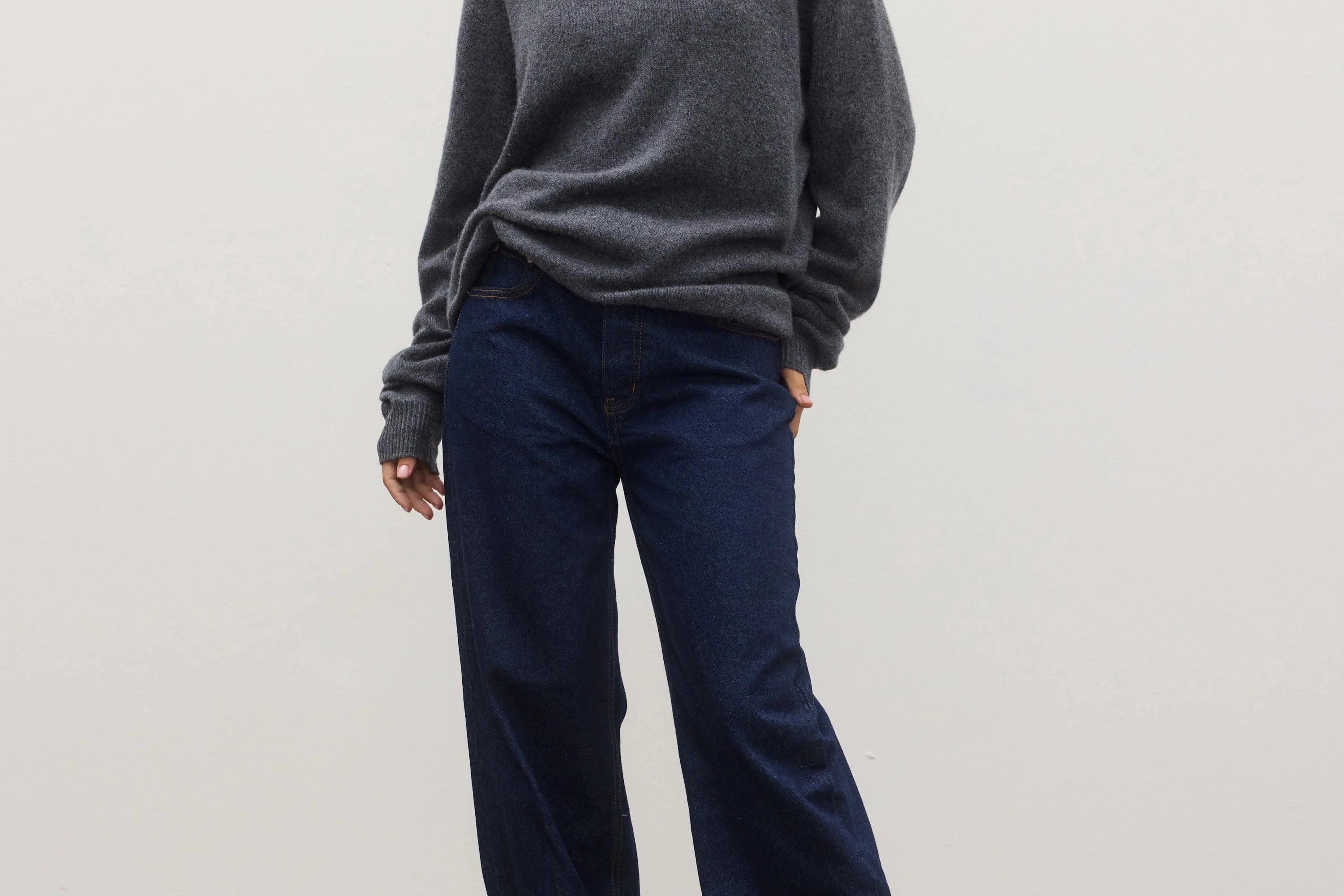 Bayse Brand Sweaters Bayse Brand | Billie V Neck Sweater - Dark Heather Grey