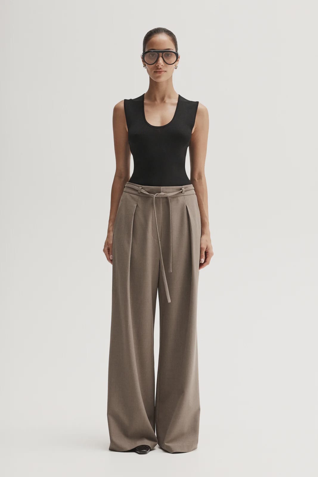 Elka Collective Pants - Tailored Kimber Pant - Taupe