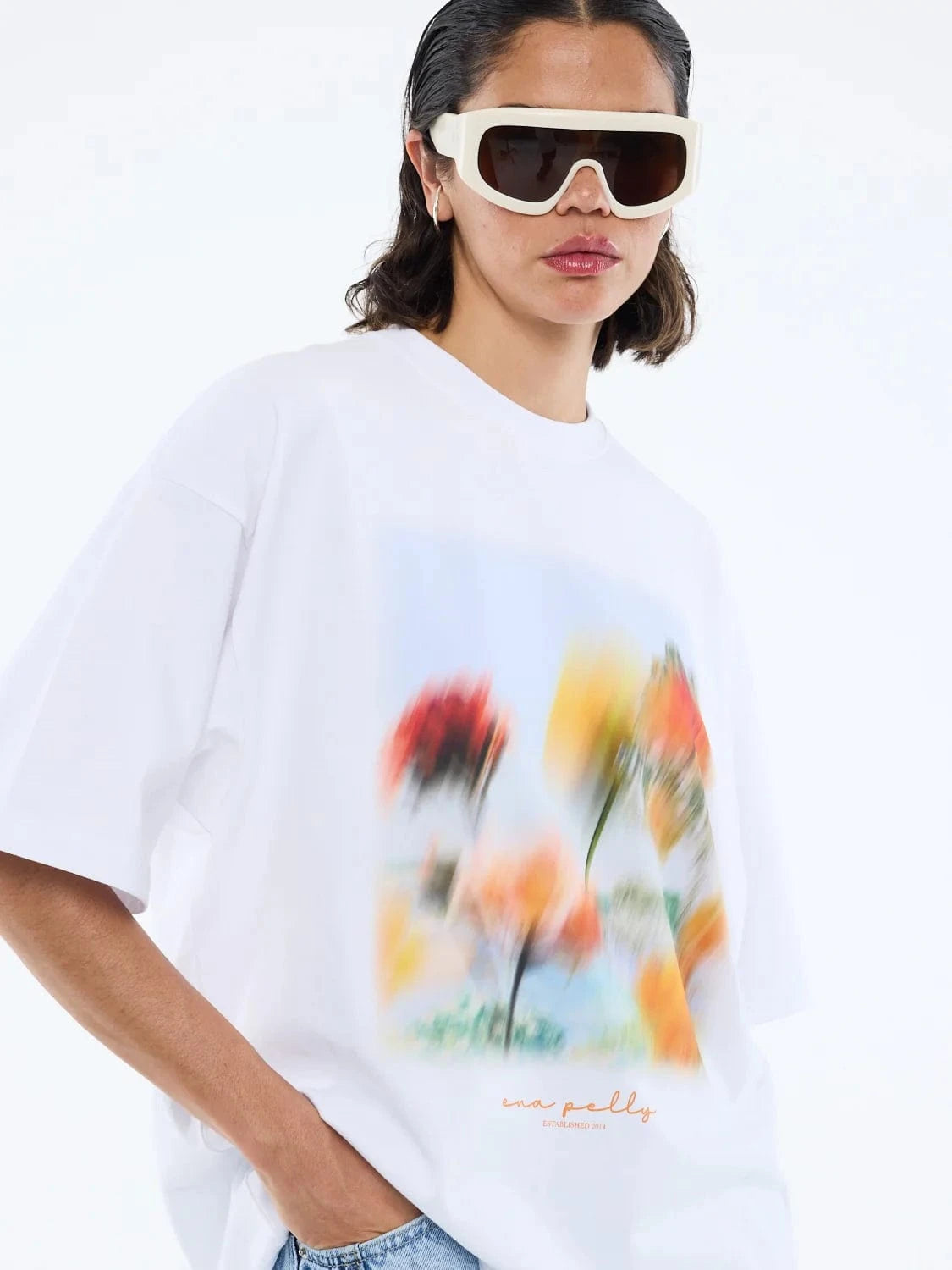 Ena Pelly Tees Blurred Daisy Frame - Vintage White