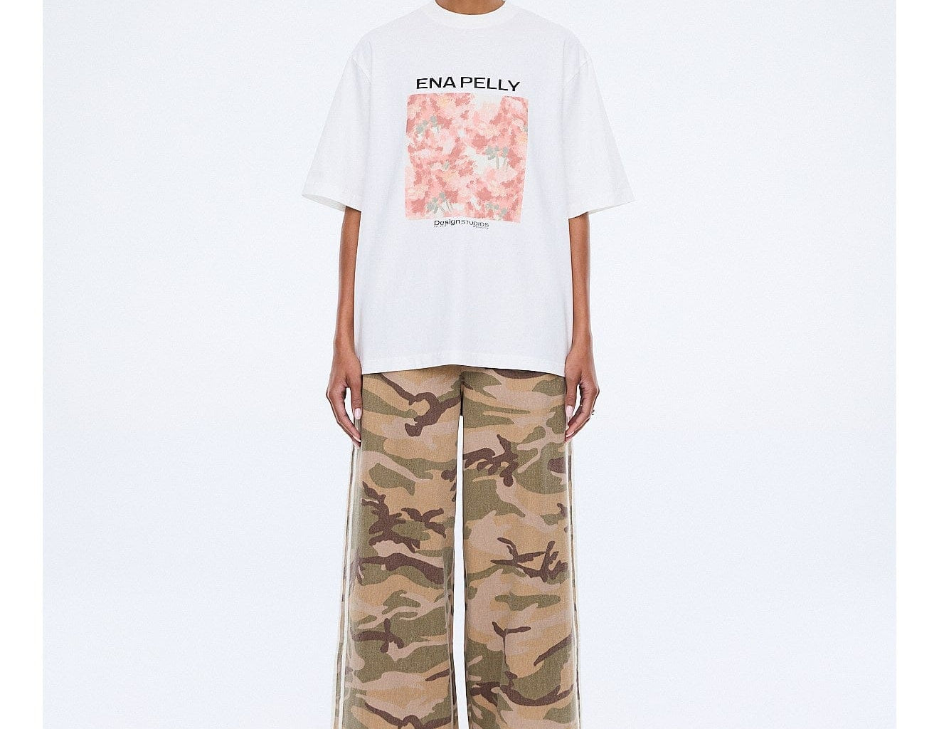 Ena Pelly Tees Coral Floral Tee - Vintage White