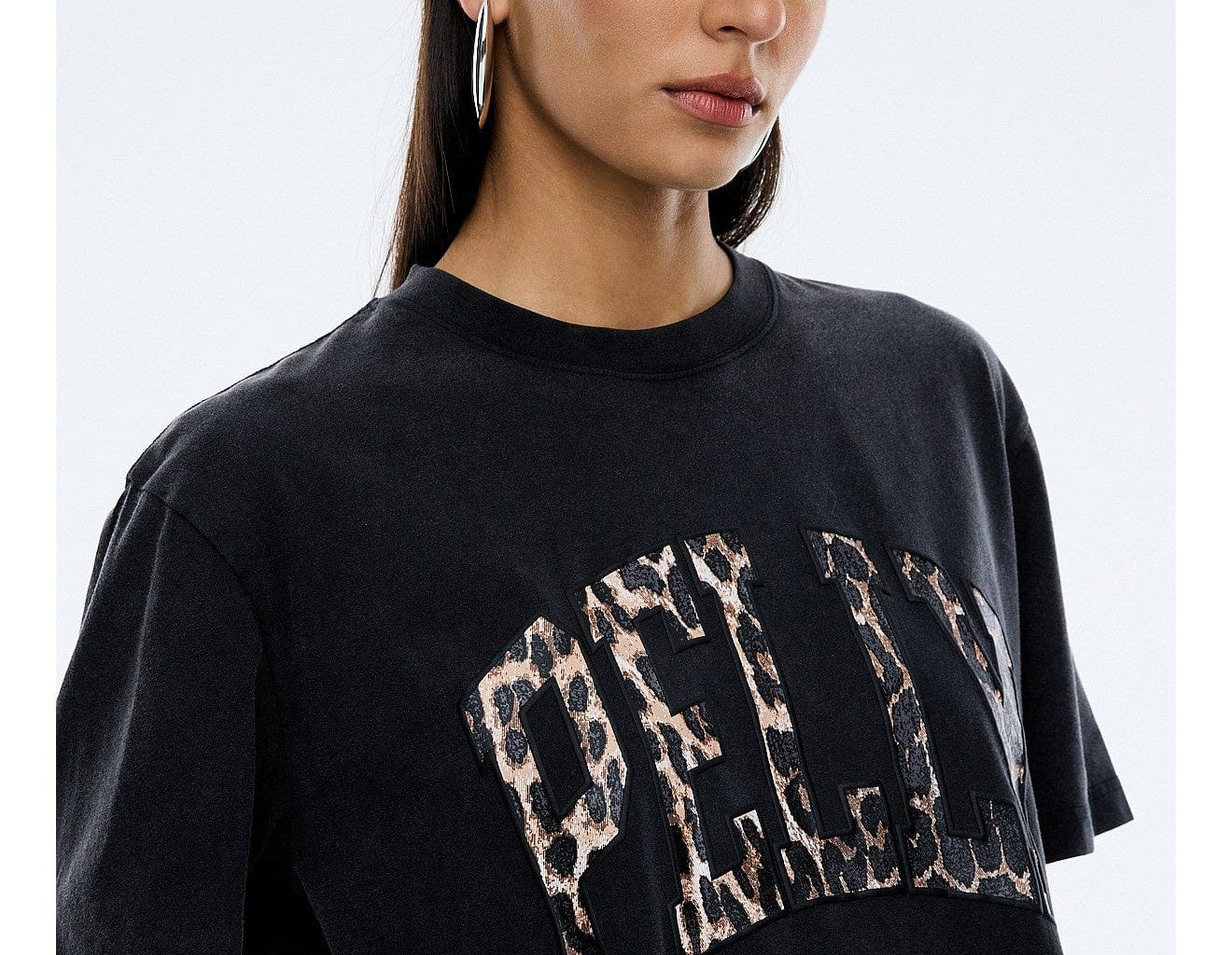 Ena Pelly Tees Leopard Collegiate Tee - Vintage Black