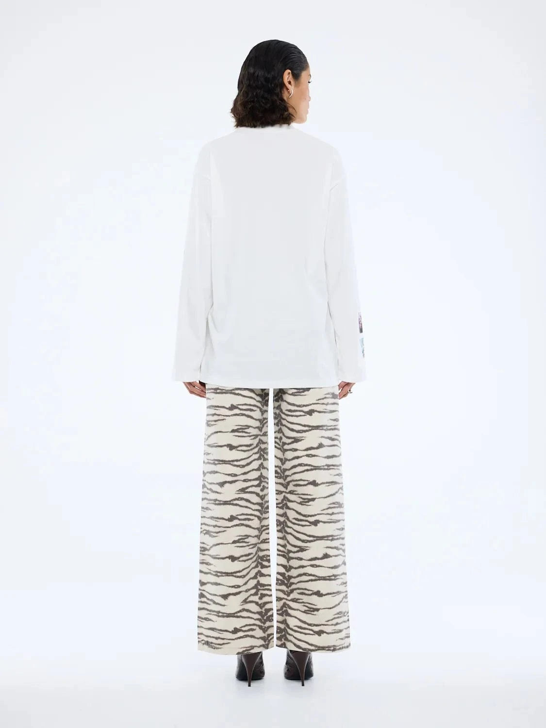 Ena Pelly Tops - Long Sleeve Tiled Floral Long Sleeve Tee - Vintage White
