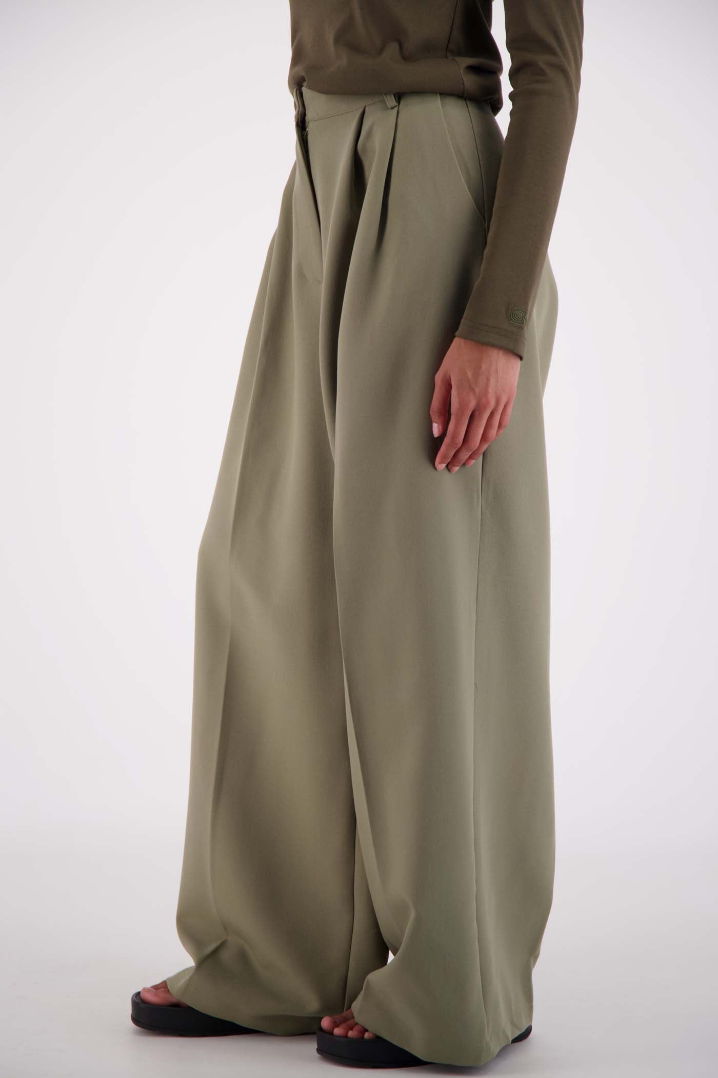 Jasmine Alexa Pants - Tailored Gigi Trouser - Sage