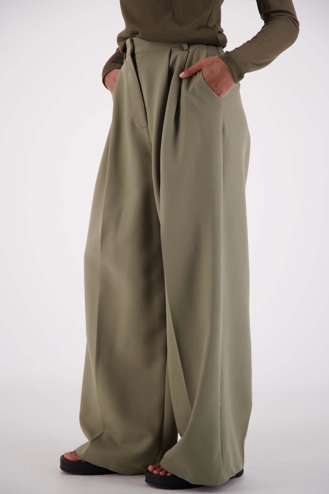 Jasmine Alexa Pants - Tailored Gigi Trouser - Sage