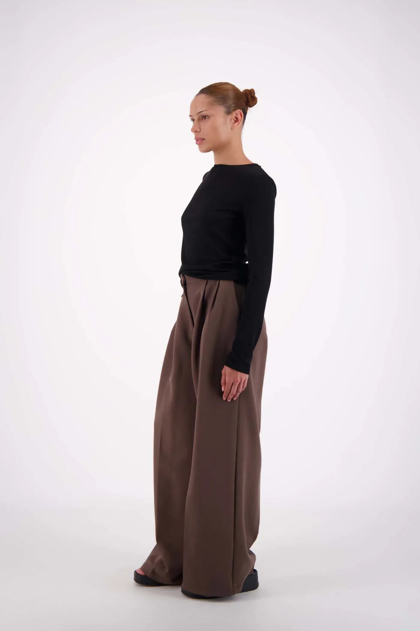 Jasmine Alexa Tops - Long Sleeve Soho Top - Black