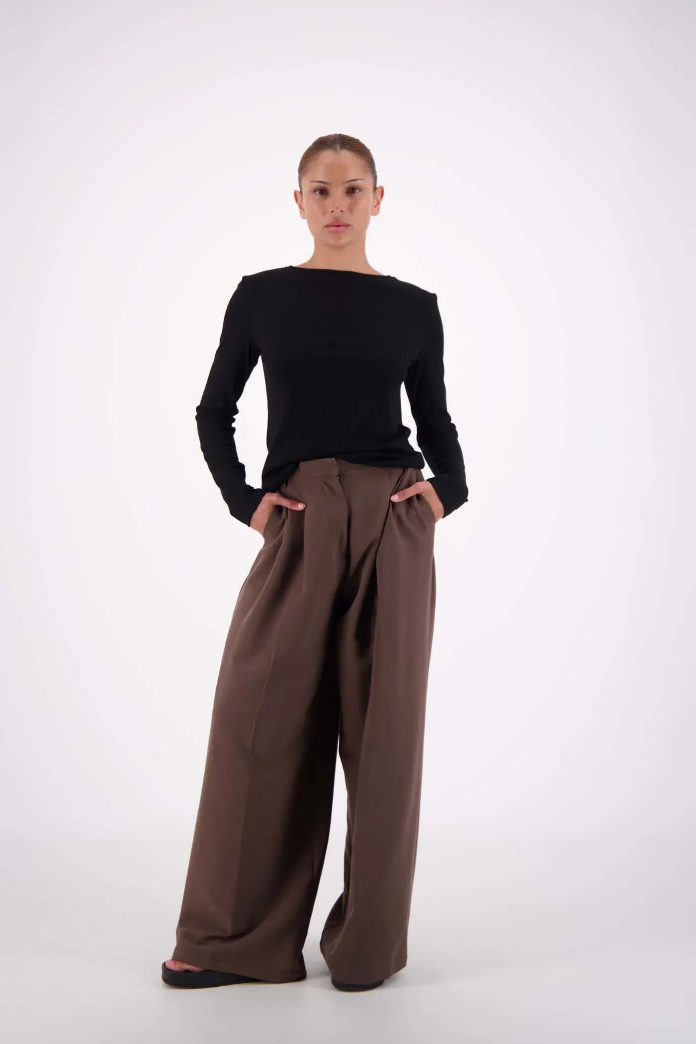 Jasmine Alexa Tops - Long Sleeve Soho Top - Black