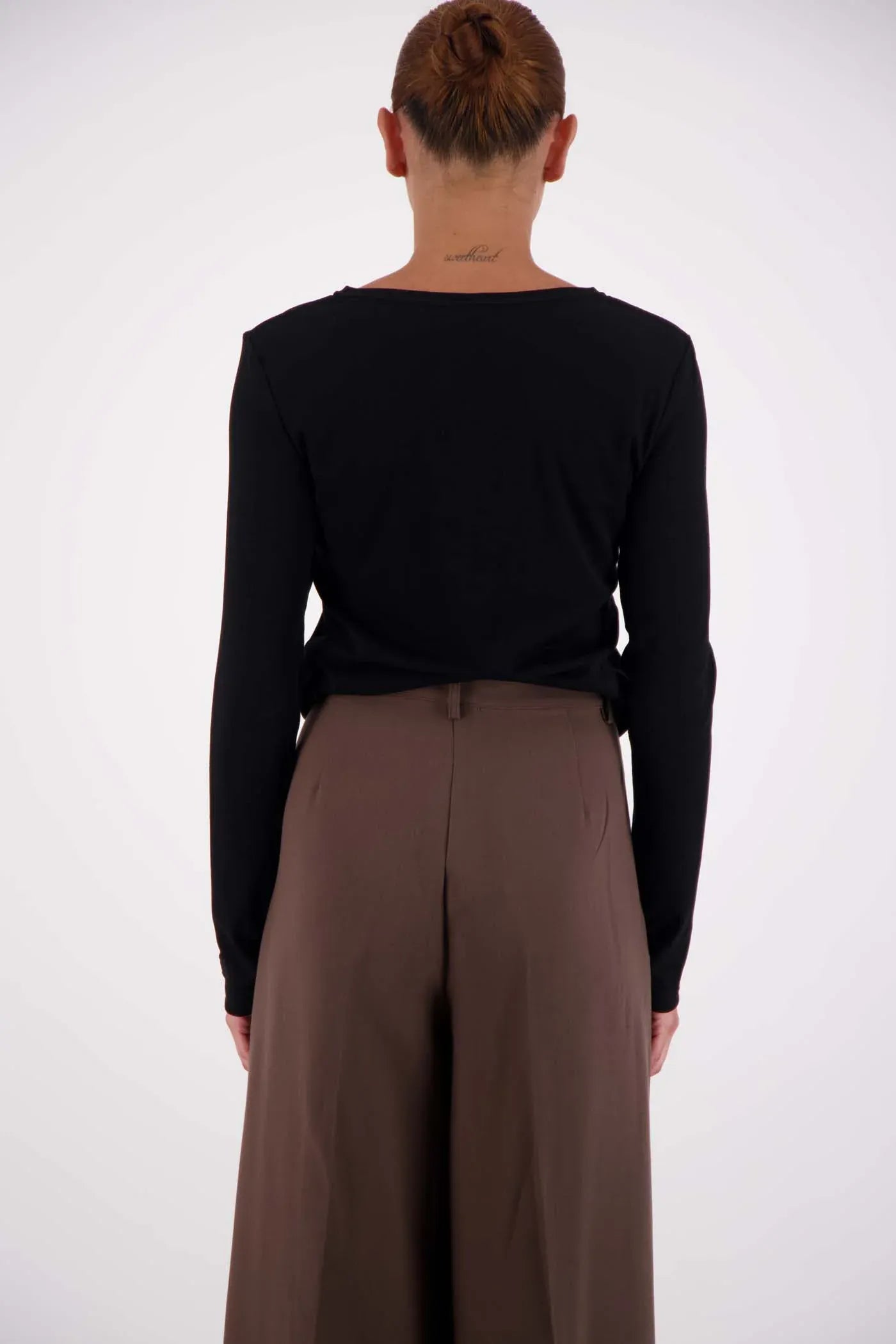 Jasmine Alexa Tops - Long Sleeve Soho Top - Black