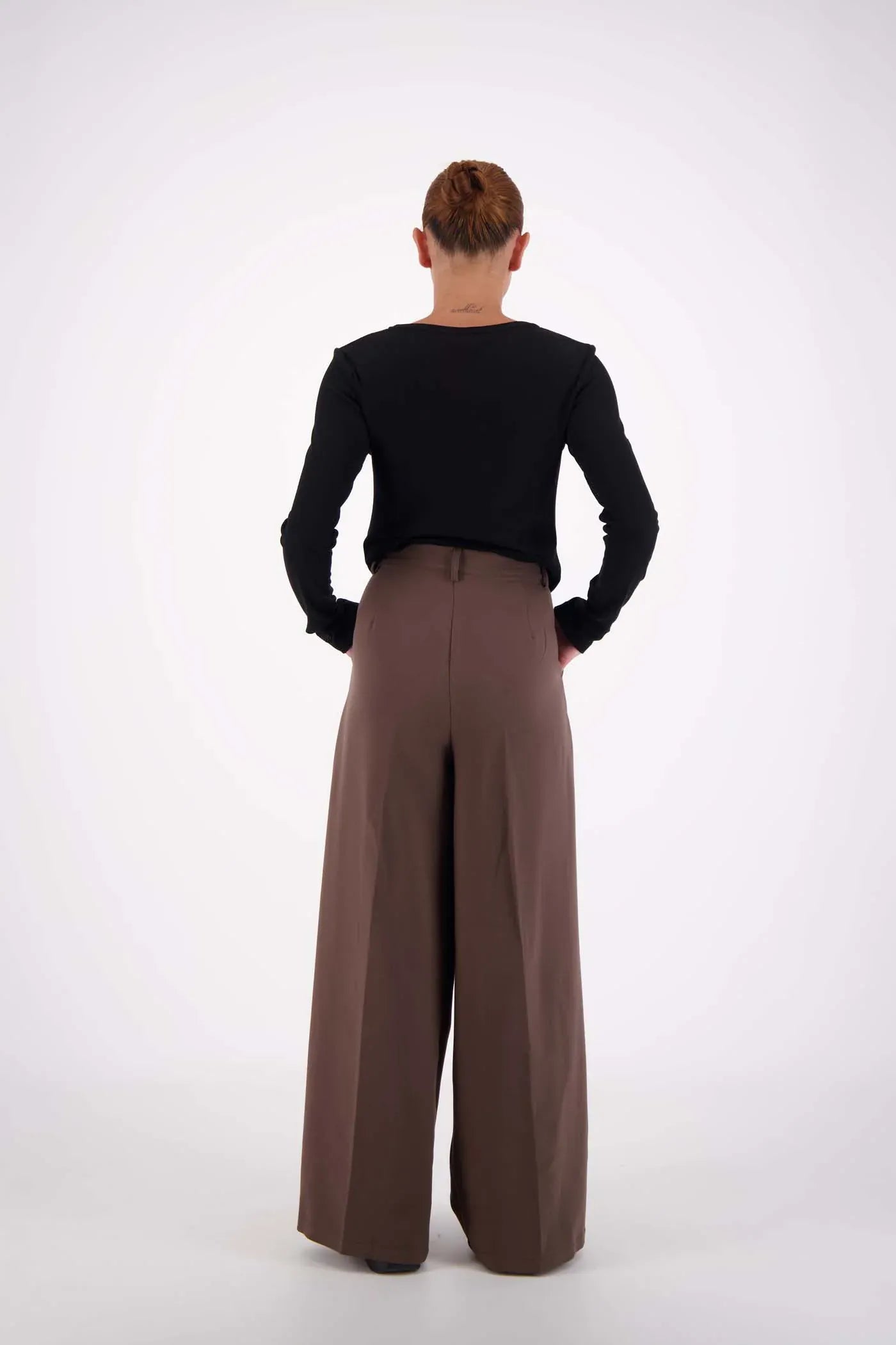 Jasmine Alexa Tops - Long Sleeve Soho Top - Black