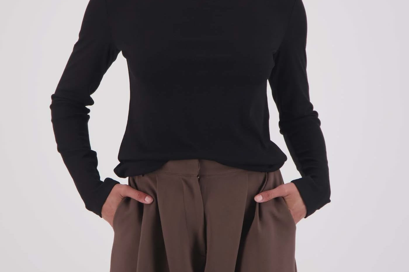 Jasmine Alexa Tops - Long Sleeve Soho Top - Black