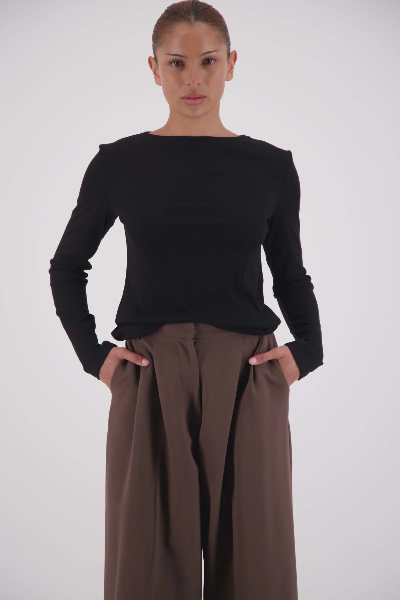 Jasmine Alexa Tops - Long Sleeve Soho Top - Black