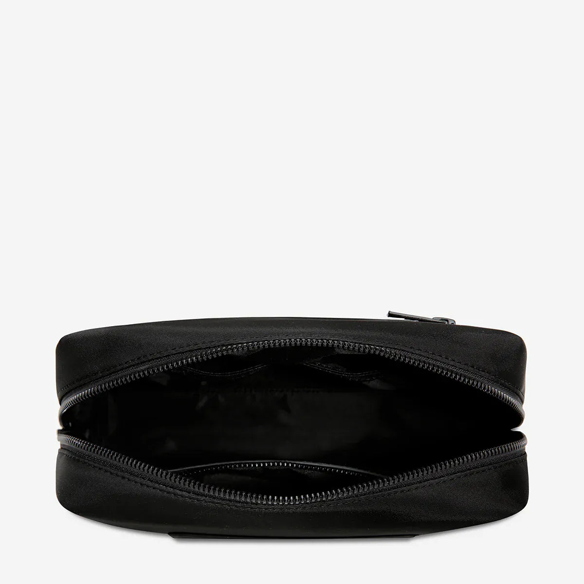 Status Anxiety Hunter Medium Toiletry Bag - Black